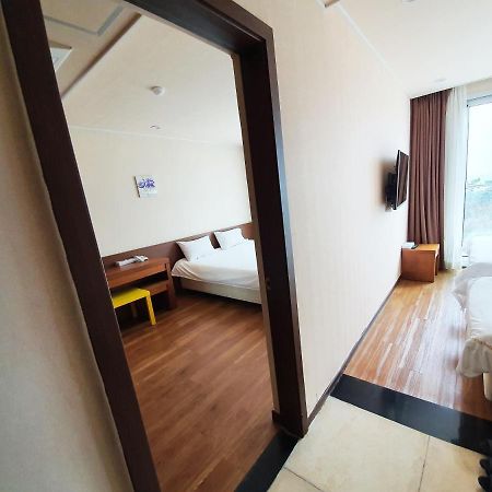Jeju Jungmun Ocean Blue Hotel Согвипхо Экстерьер фото