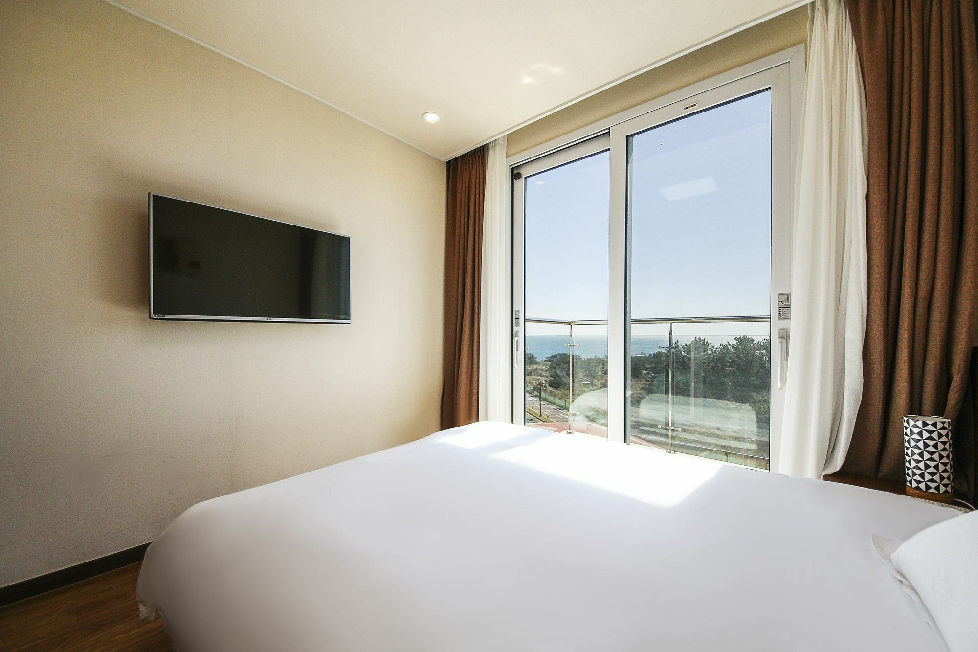 Jeju Jungmun Ocean Blue Hotel Согвипхо Экстерьер фото