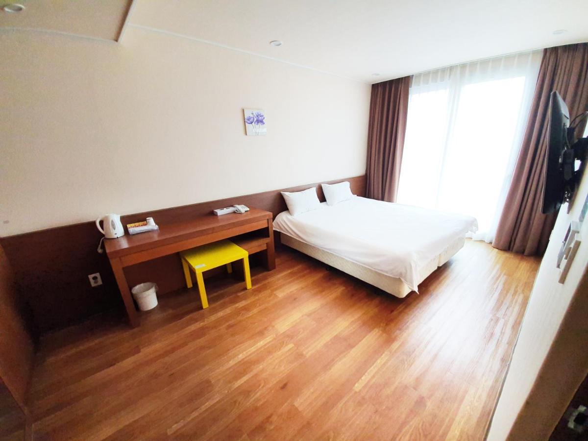 Jeju Jungmun Ocean Blue Hotel Согвипхо Экстерьер фото